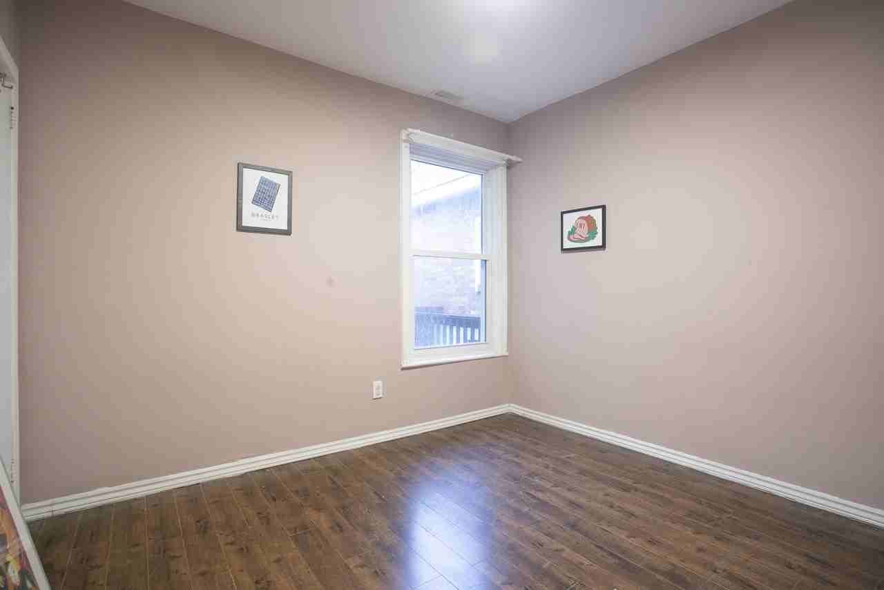 110 Barton Street East - Photo 7 of 18