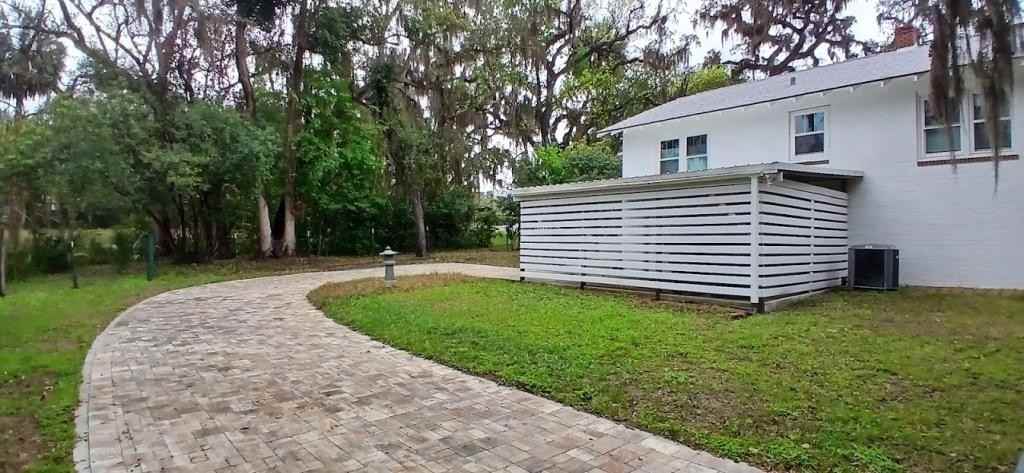 923 Ne 2nd St - Photo 3 of 17