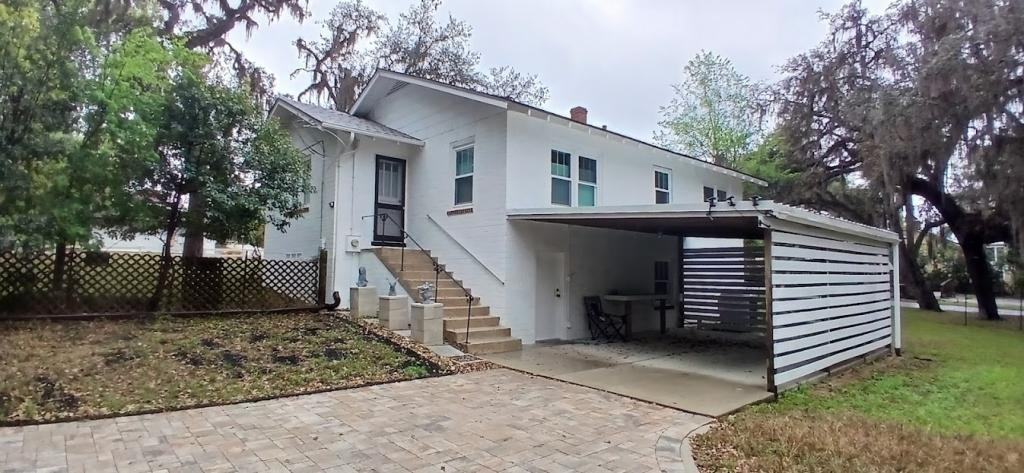 923 Ne 2nd St - Photo 4 of 17