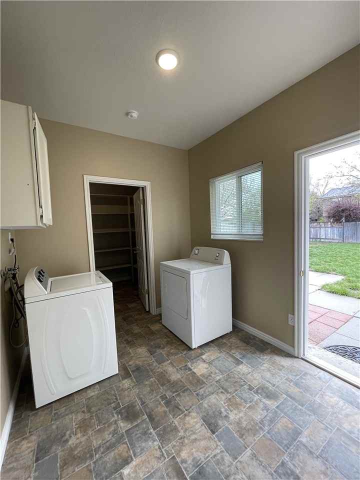 11801 S Hidden Valley Rd - Photo 2 of 9