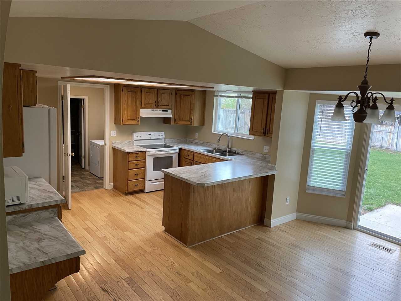 11801 S Hidden Valley Rd - Photo 5 of 9