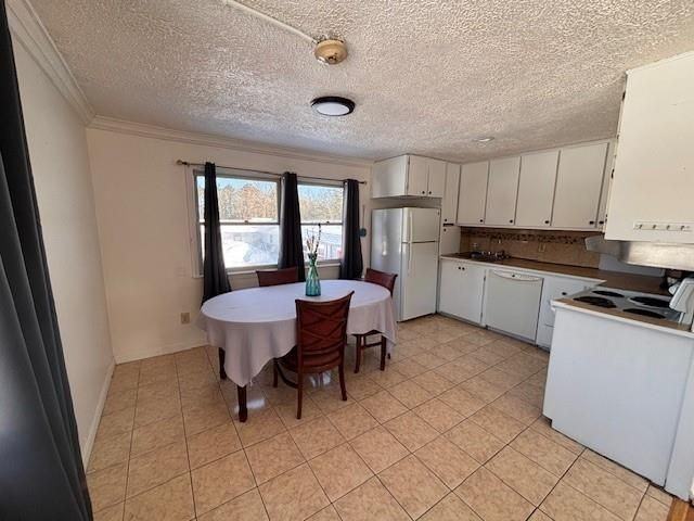 110 Post Rd - Photo 2 of 18