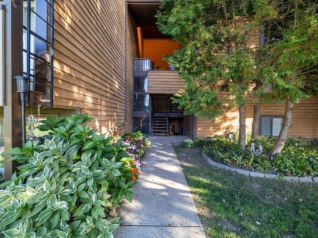 489 Idlewood Blvd - Photo 3 of 23