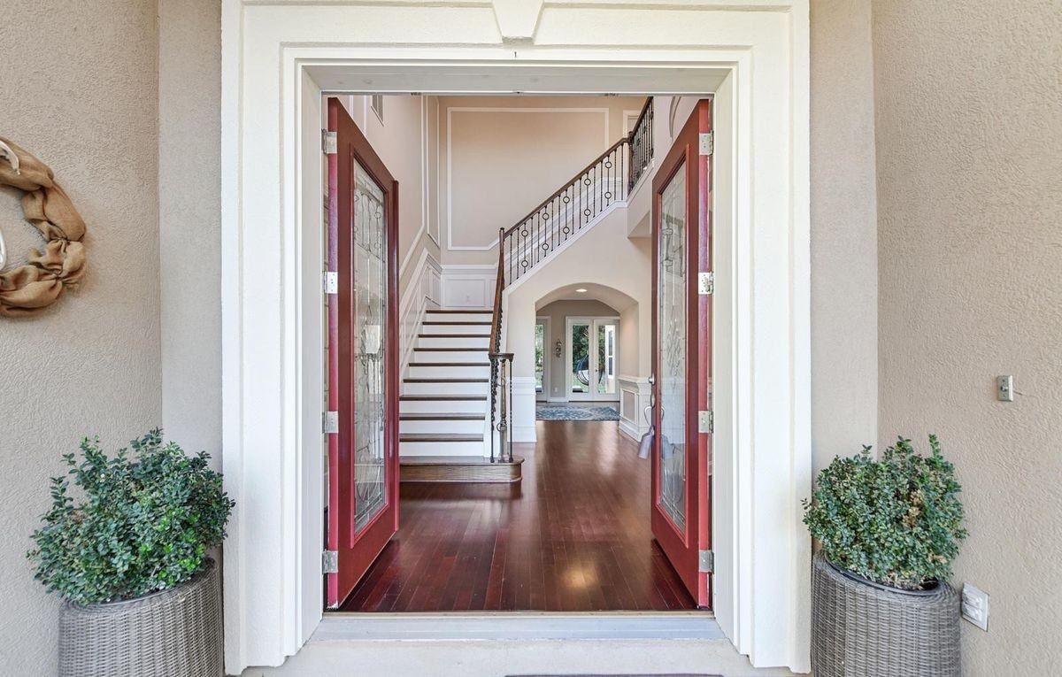 480 Sebastian Sq - Photo 2 of 45