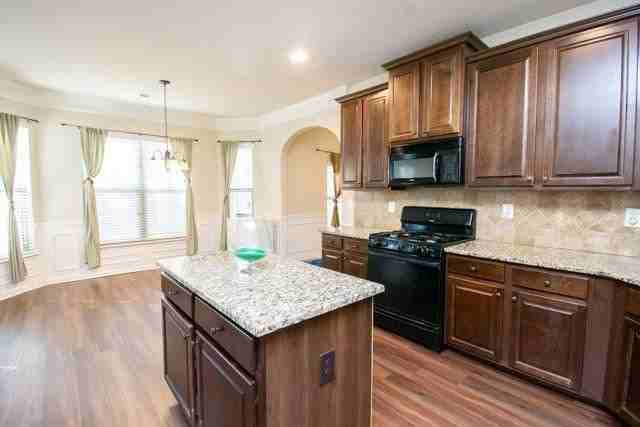 250 Sylvan Loop - Photo 3 of 18