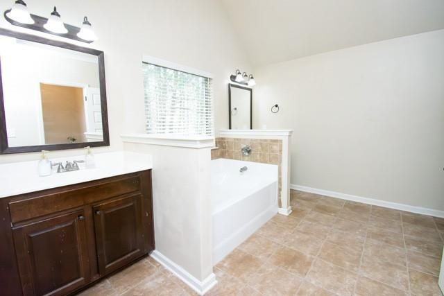 250 Sylvan Loop - Photo 4 of 18