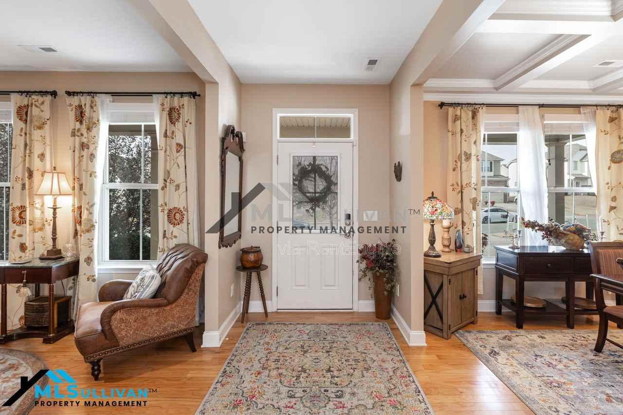 913 Beech Glen Dr - Photo 5 of 50