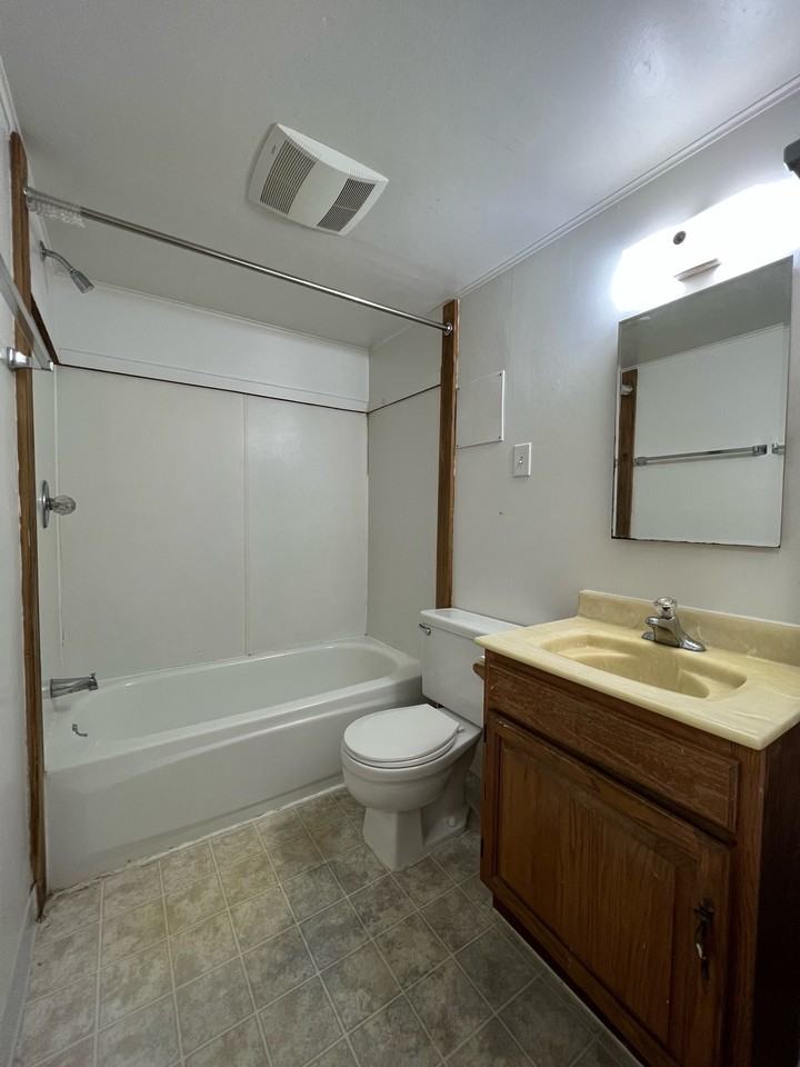5511 Brooklyn Ave Ne #8796733 - Photo 3 of 33