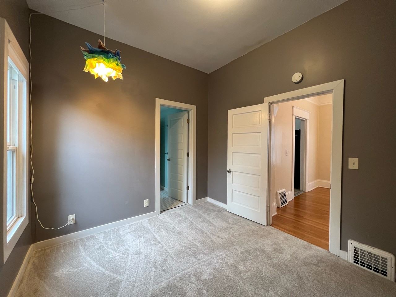 5511 Brooklyn Ave Ne #8796733 - Photo 7 of 33
