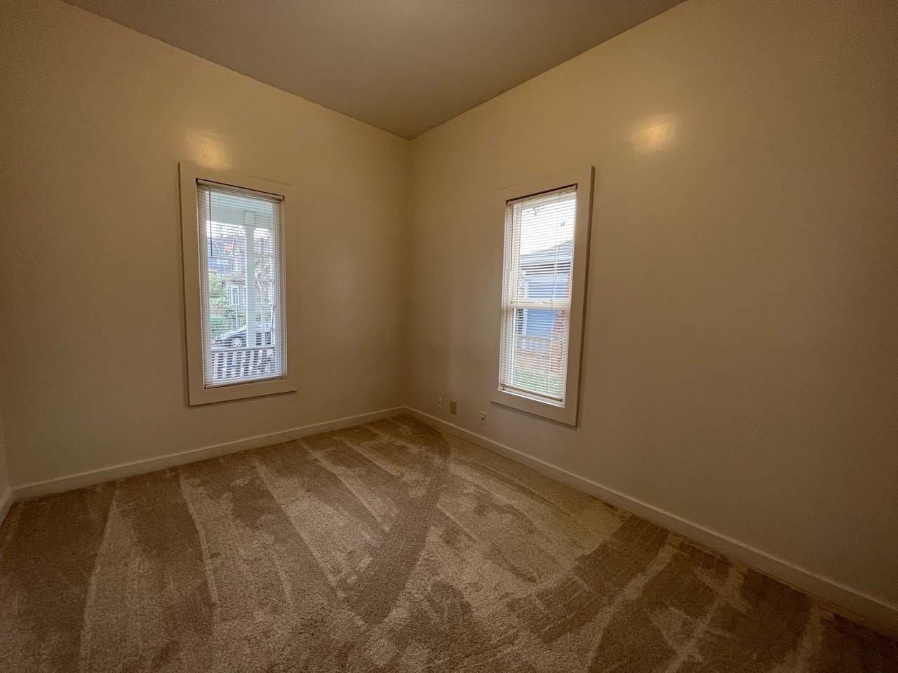 5511 Brooklyn Ave Ne #8796733 - Photo 4 of 33
