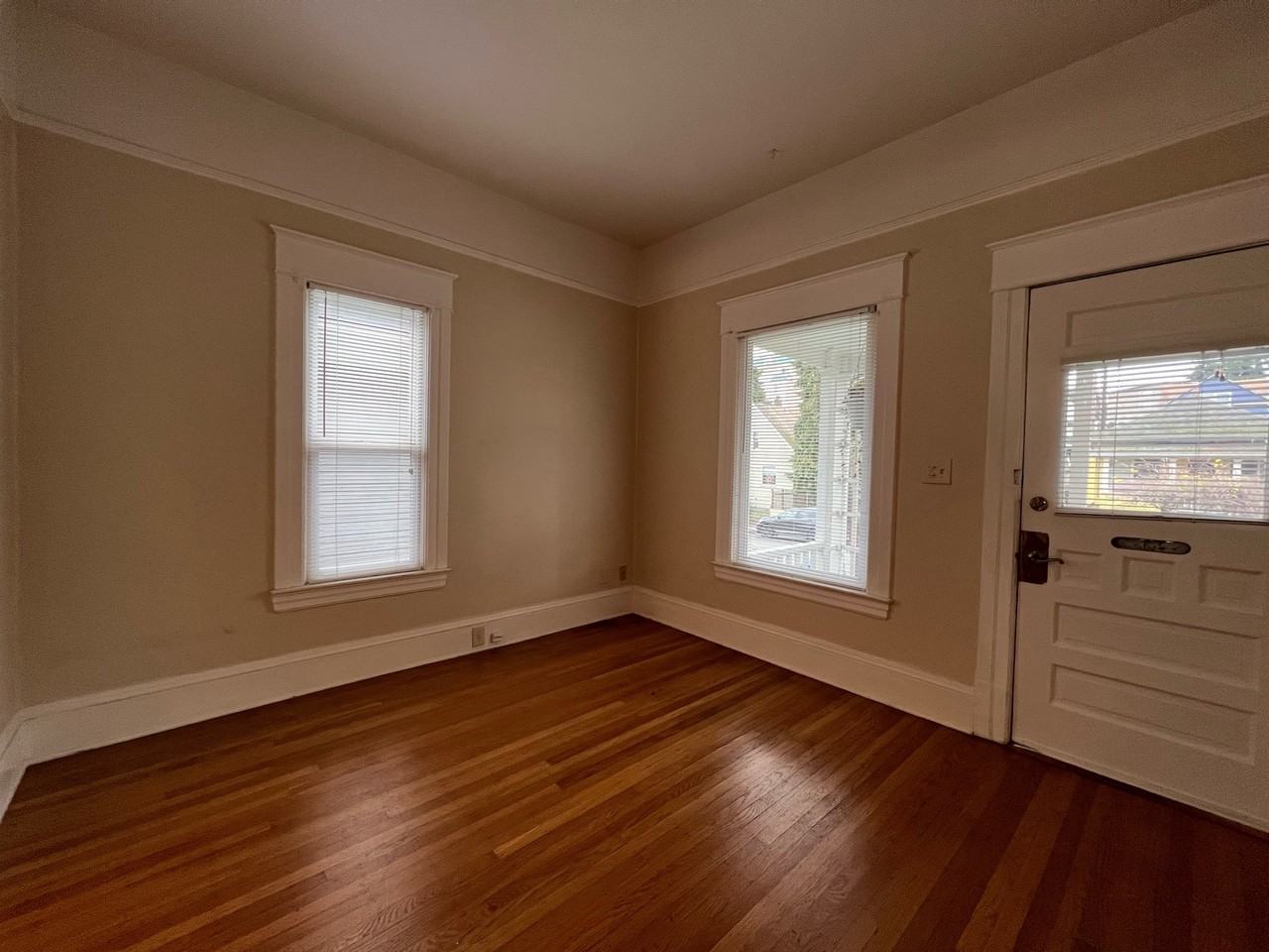 5511 Brooklyn Ave Ne #8796733 - Photo 3 of 33