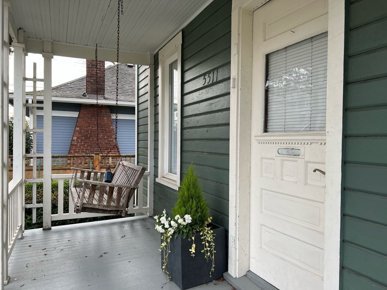 5511 Brooklyn Ave Ne #8796733 - Photo 7 of 33