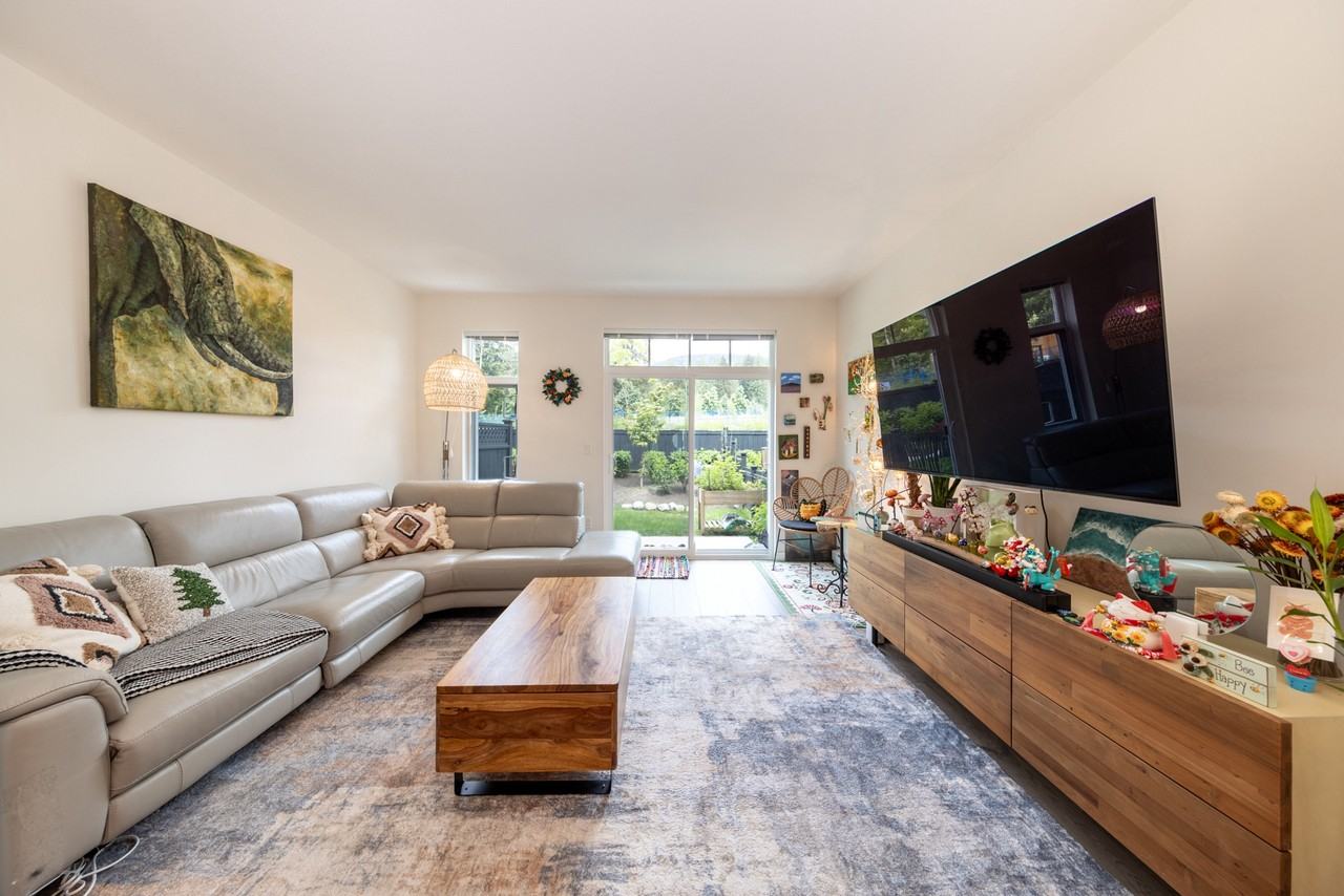 3565 Baycrest Ave - Photo 2 of 19