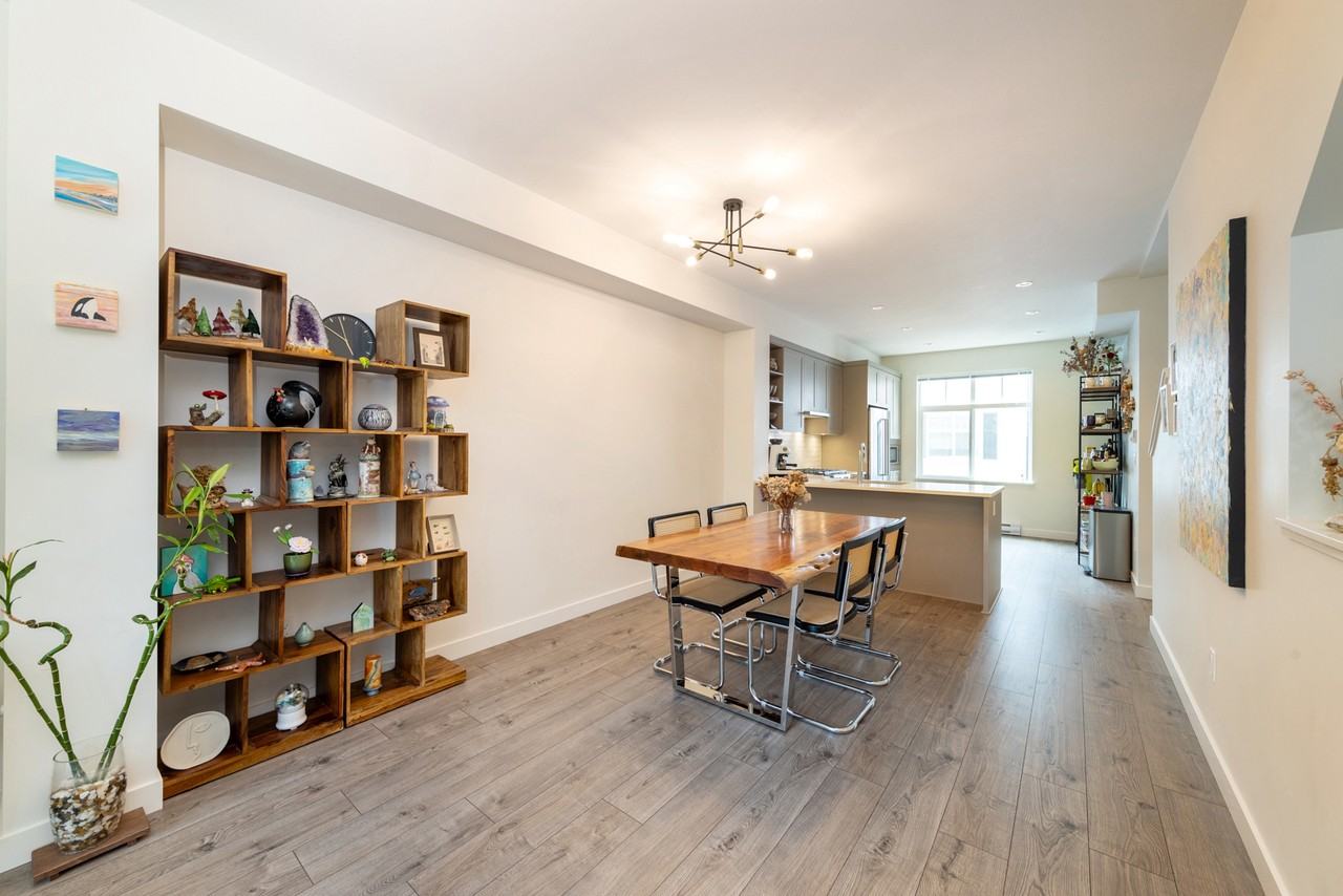 3565 Baycrest Ave - Photo 3 of 19