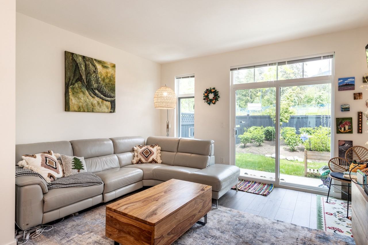 3565 Baycrest Ave - Photo 4 of 19