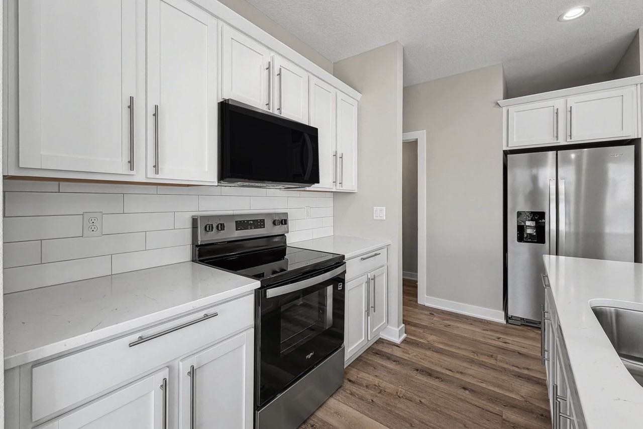 9122 Calvin Dr - Photo 6 of 15