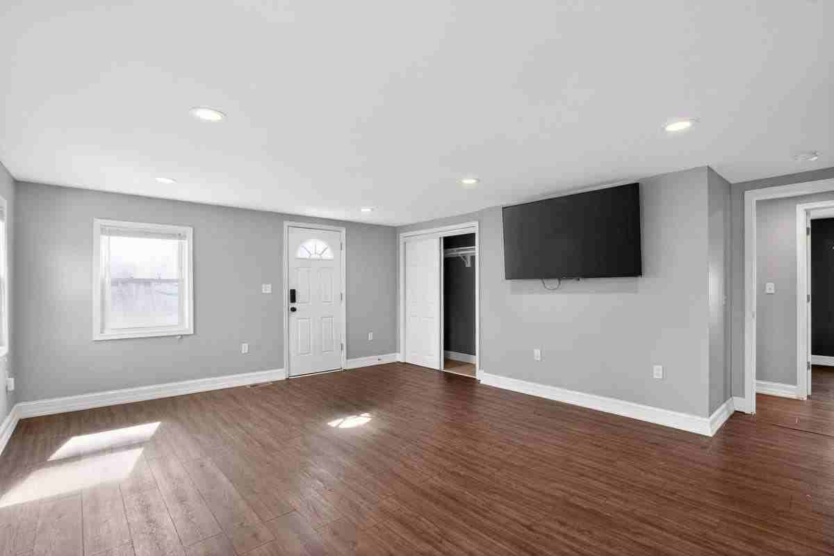 17930 Beech Ln - Photo 2 of 10