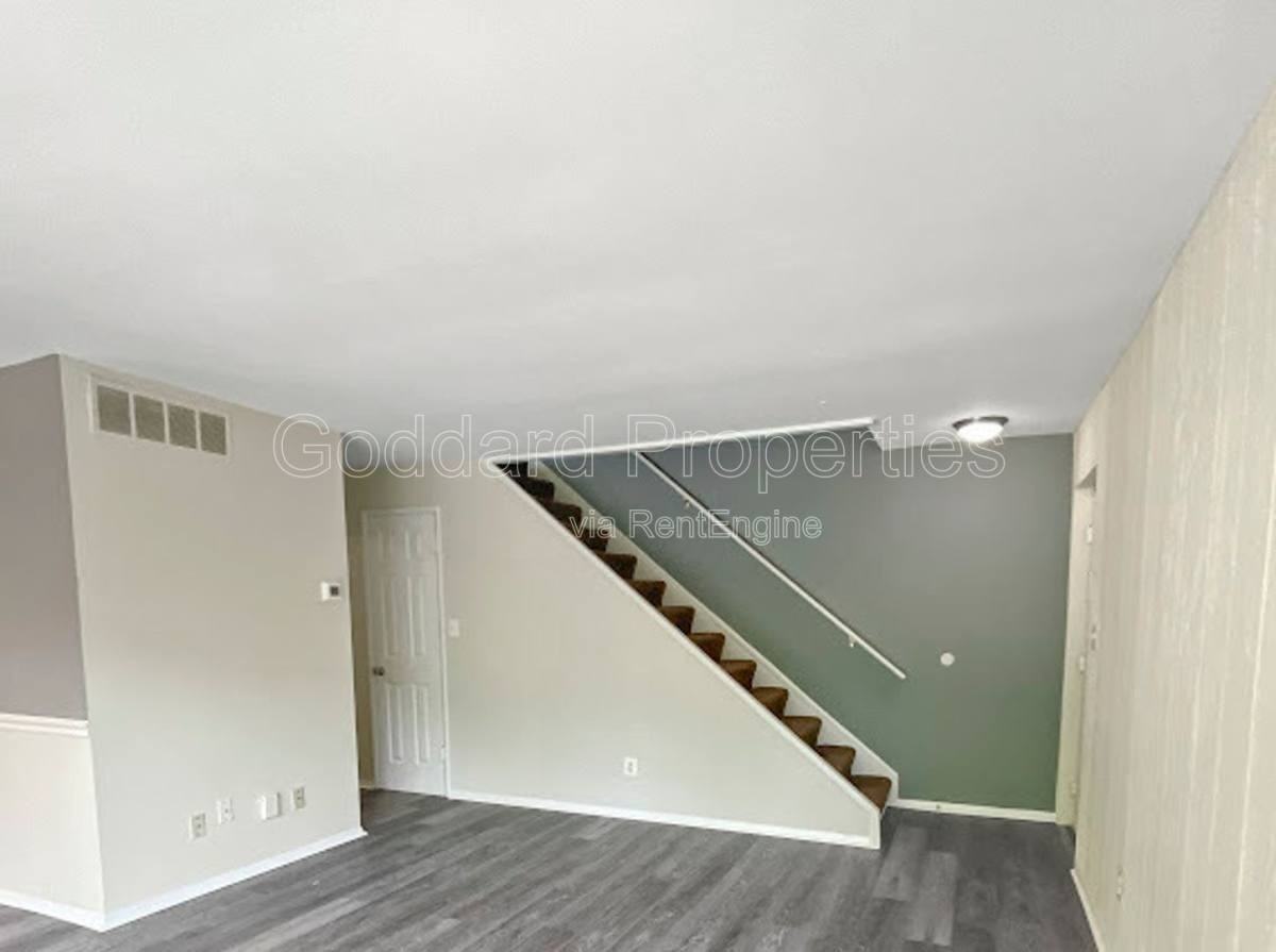 479 Moores Mill Rd #4 - Photo 7 of 10