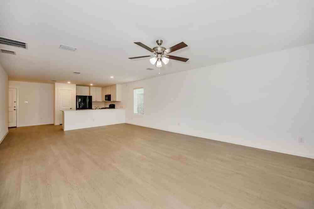 1621 Sparrow Hawk Rd - Photo 4 of 16