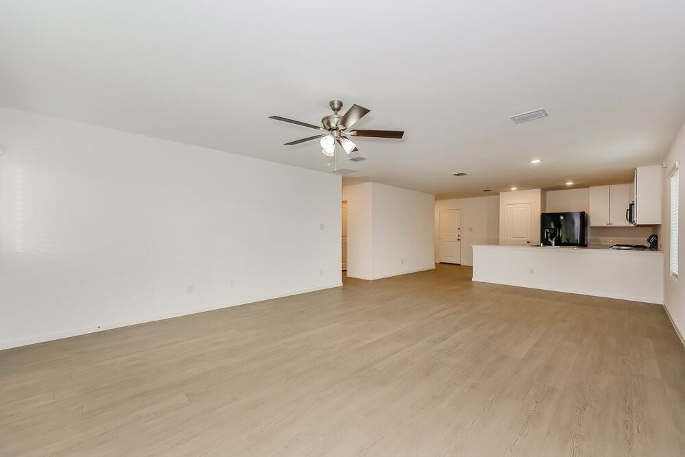 1621 Sparrow Hawk Rd - Photo 5 of 16