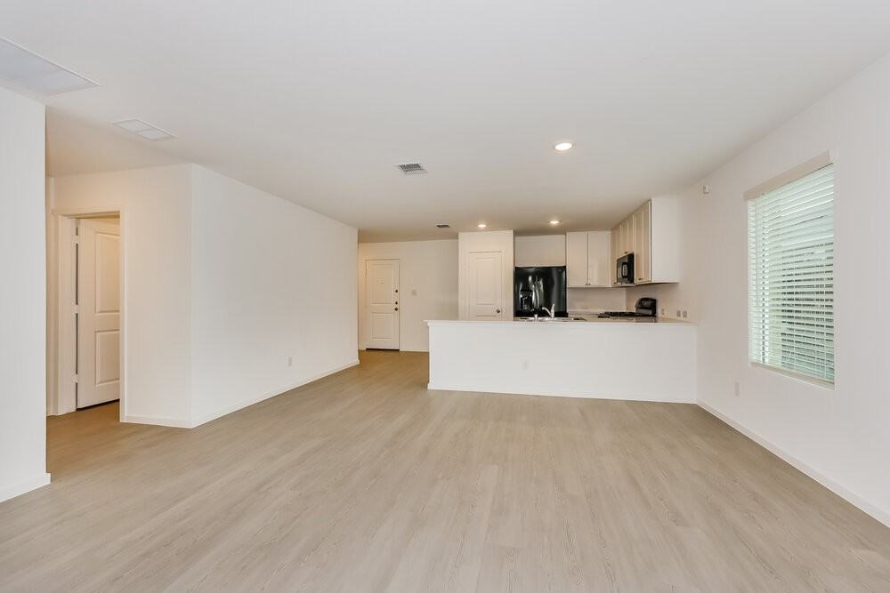 1621 Sparrow Hawk Rd - Photo 6 of 16