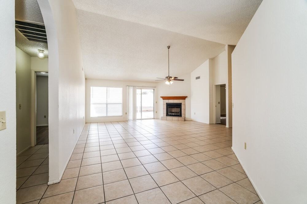 4837 E Grandview St - Photo 3 of 16