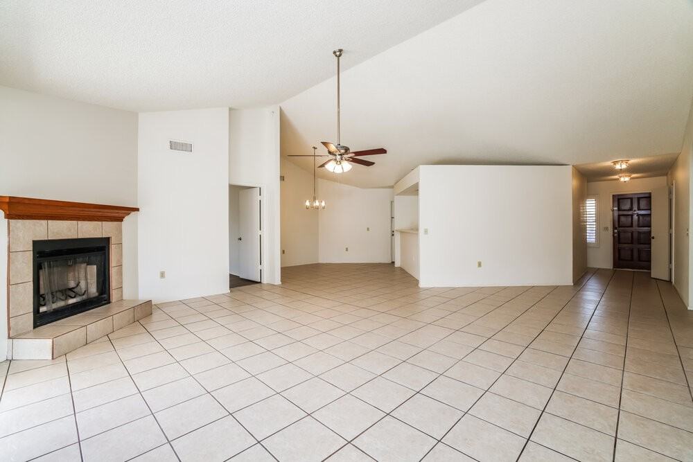 4837 E Grandview St - Photo 4 of 16