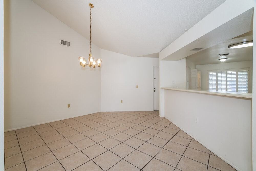 4837 E Grandview St - Photo 5 of 16