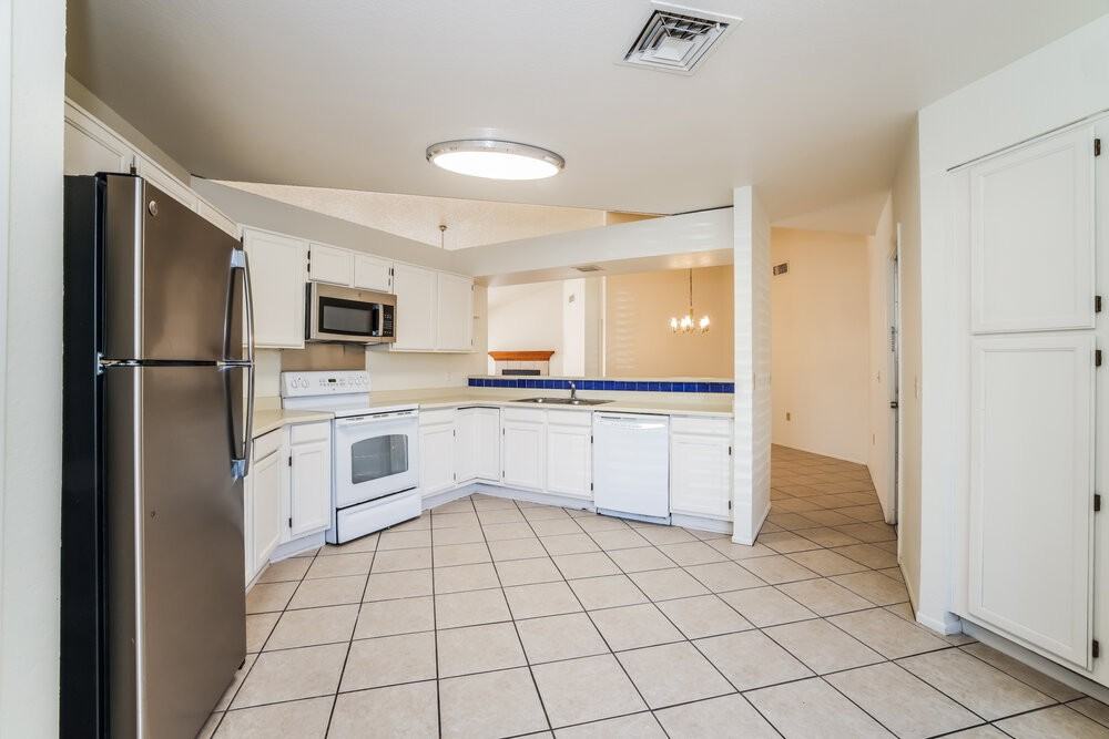 4837 E Grandview St - Photo 7 of 16