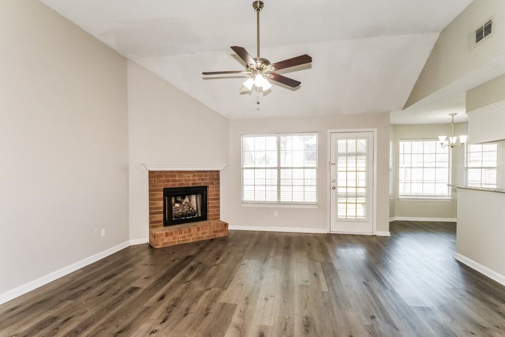 7550 Roundleaf Dr - Photo 4 of 16