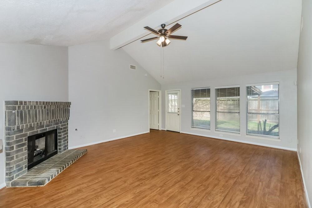 18714 Timber Spring Dr - Photo 3 of 16