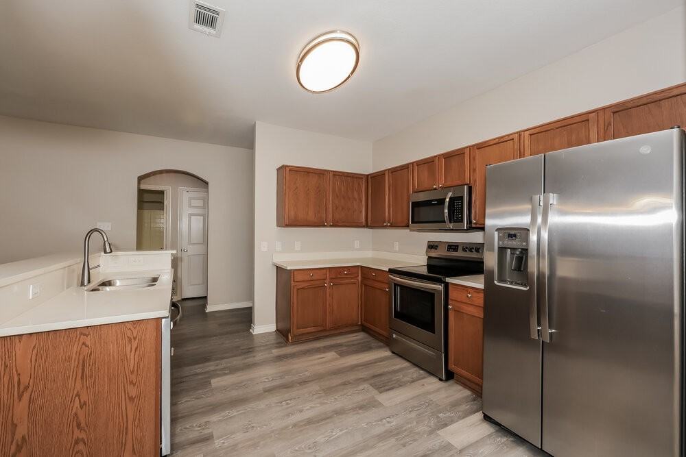 1106 Longhorn Ln - Photo 7 of 16