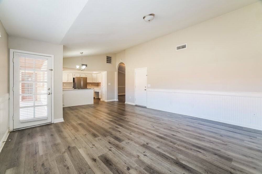 440 E San Pedro Ave - Photo 4 of 16