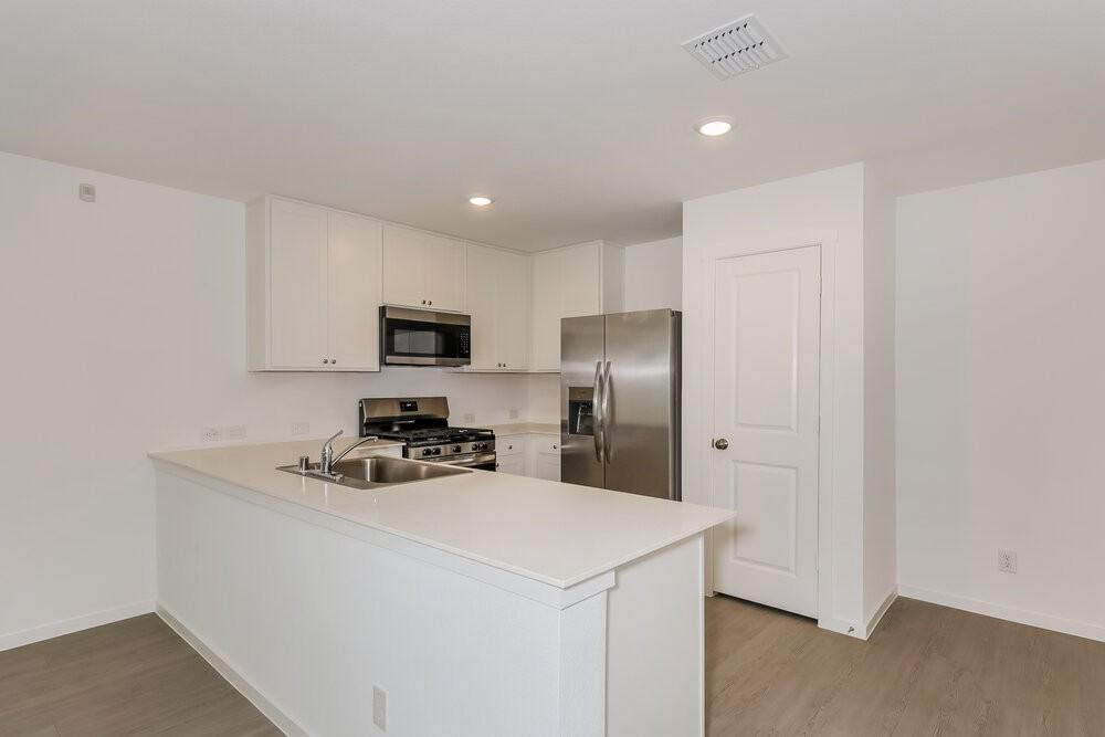 1611 Sparrow Hawk Rd - Photo 6 of 16