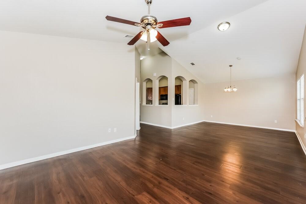 926 Hannah Way - Photo 3 of 16