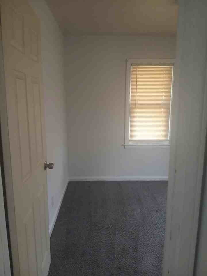 19694 Hull St - Photo 4 of 12