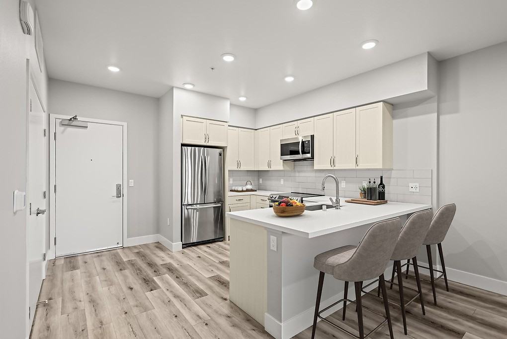 1250 Lakeside - Photo 7 of 50