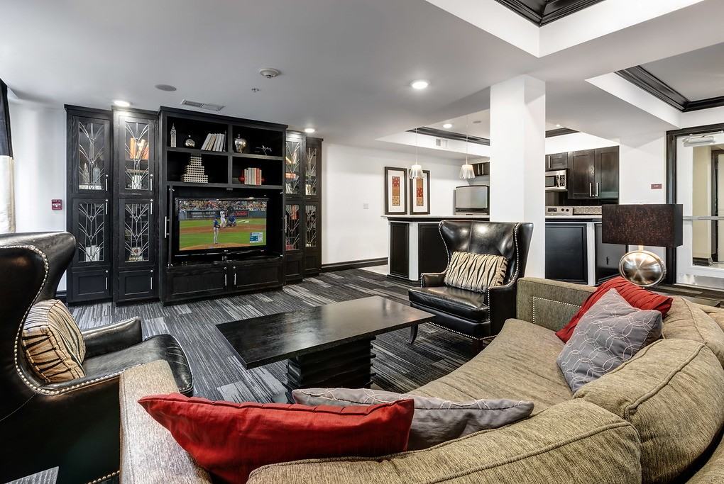 Belmont Station - Photo 4 of 43