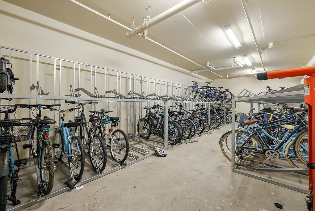 Emme - Photo 7 of 50