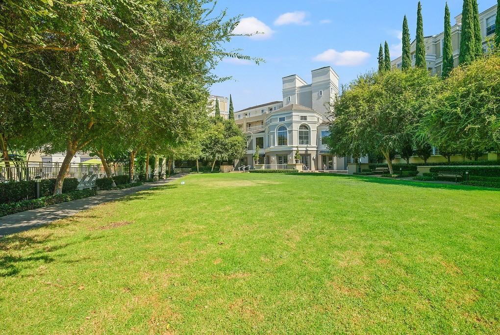 Pinnacle at MacArthur Place - Photo 5 of 43