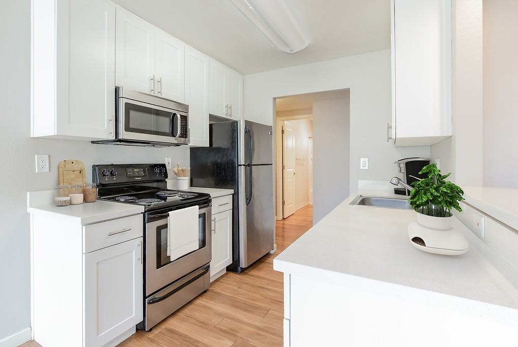 The Rexford - Photo 5 of 50