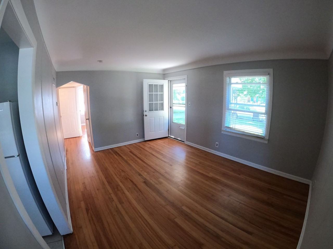 2001 Barrett Ave - Photo 2 of 15