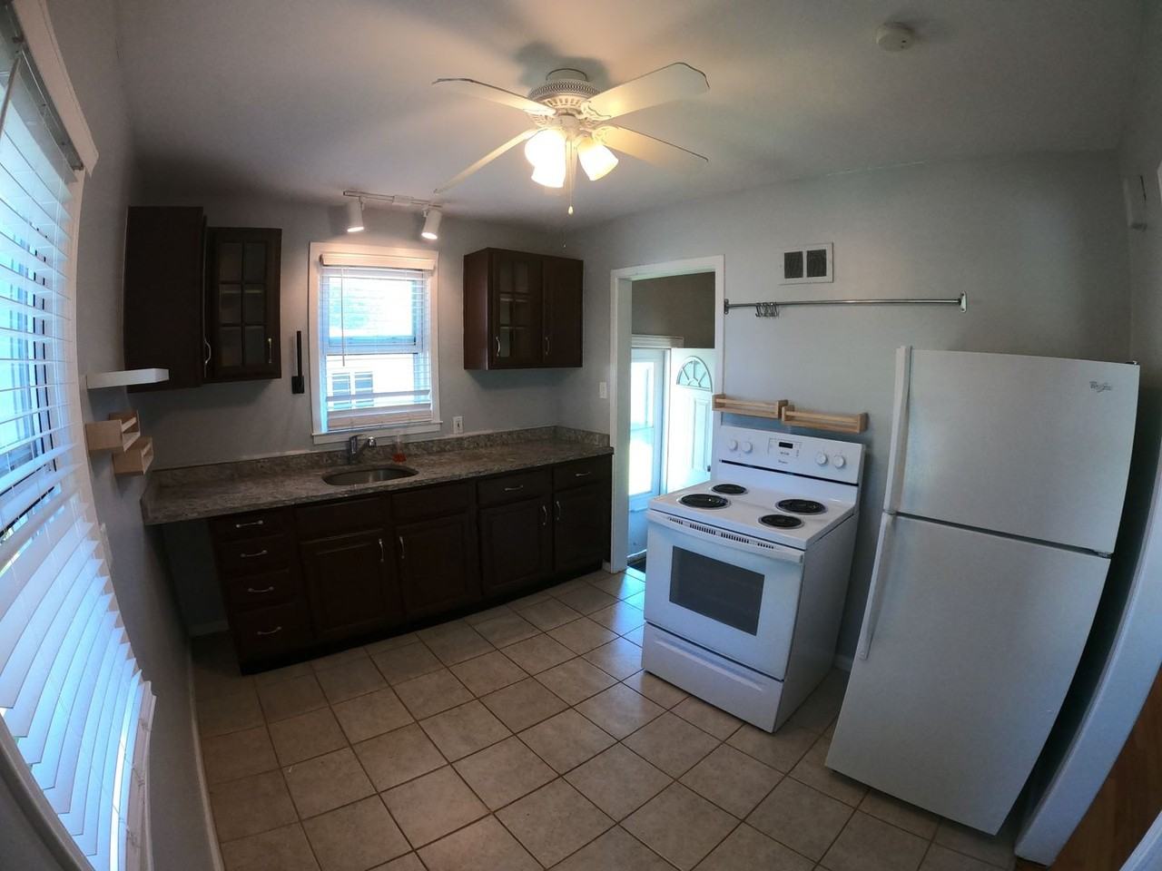 2001 Barrett Ave - Photo 3 of 15