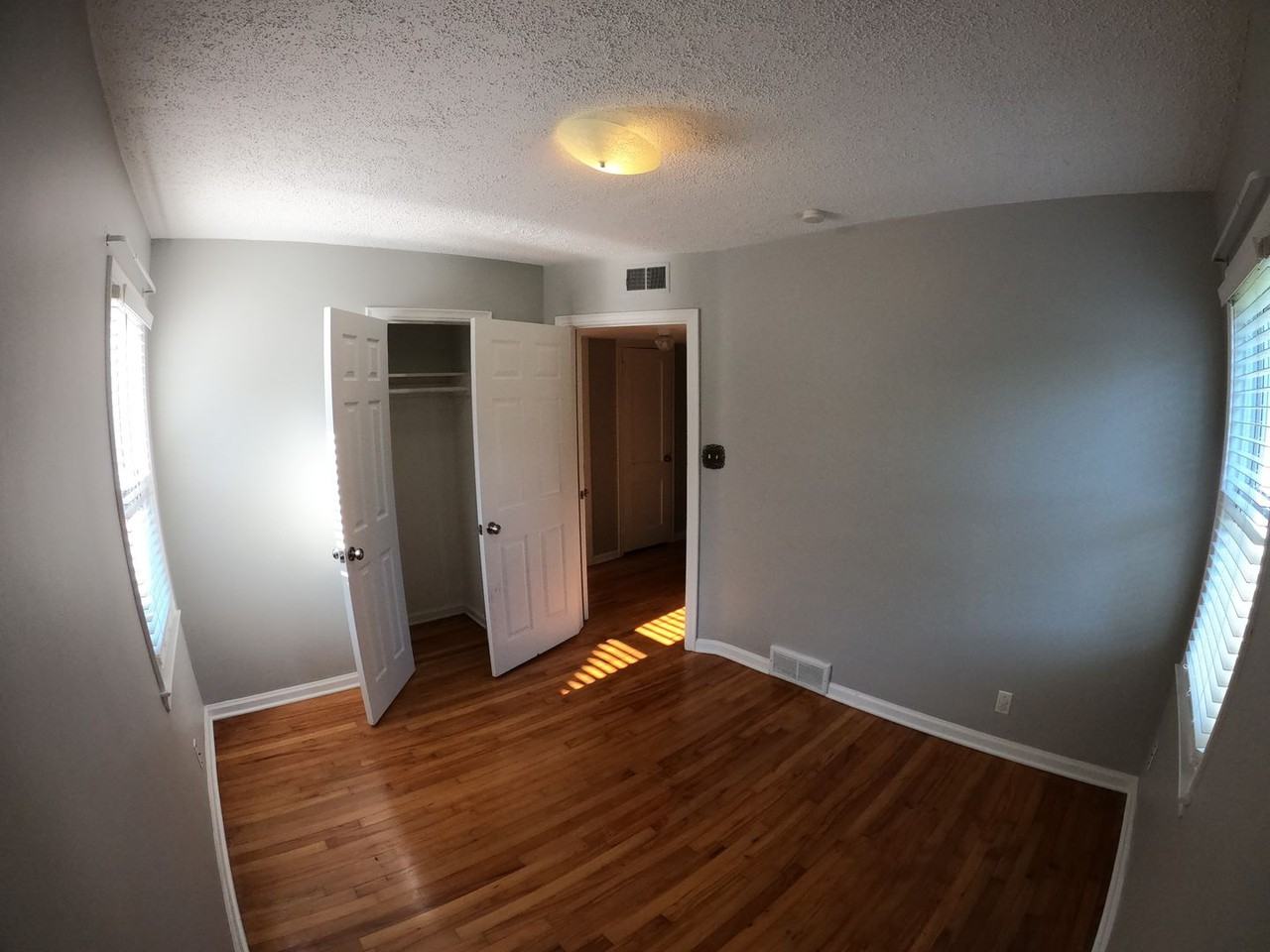 2001 Barrett Ave - Photo 6 of 15