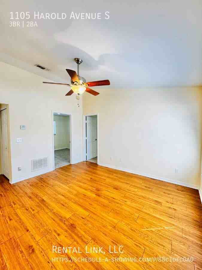 1105 Harold Ave S - Photo 5 of 30