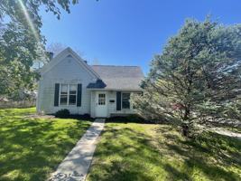 featured image of 200 E 2nd St