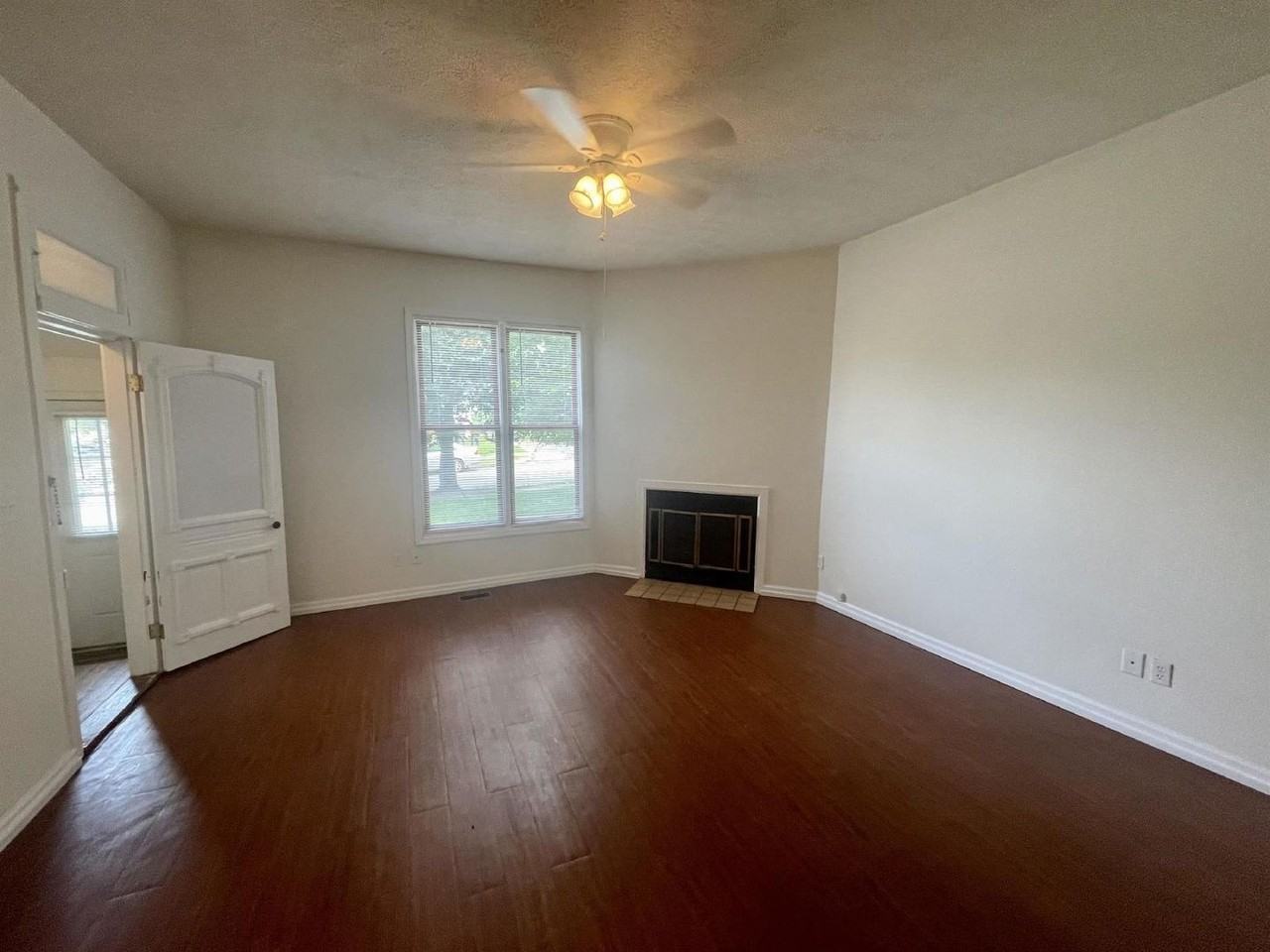 200 E 2nd St - Photo 5 of 26