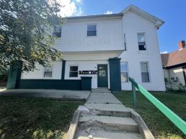 featured image of 416 E 2nd St