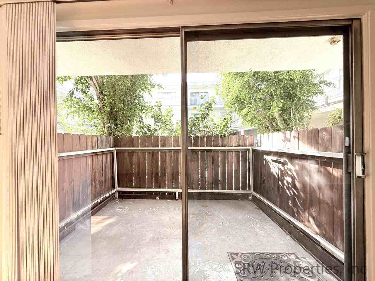 14311 Addison St - Photo 2 of 37