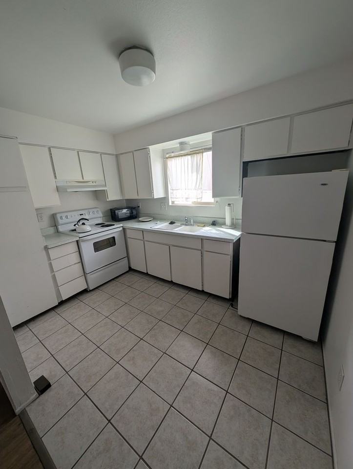 1319 N 1st Ave - Photo 5 of 12